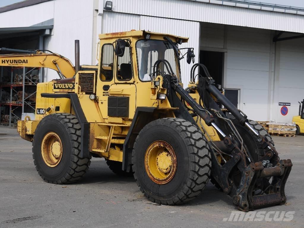 Volvo L 90 Колесни товарачи