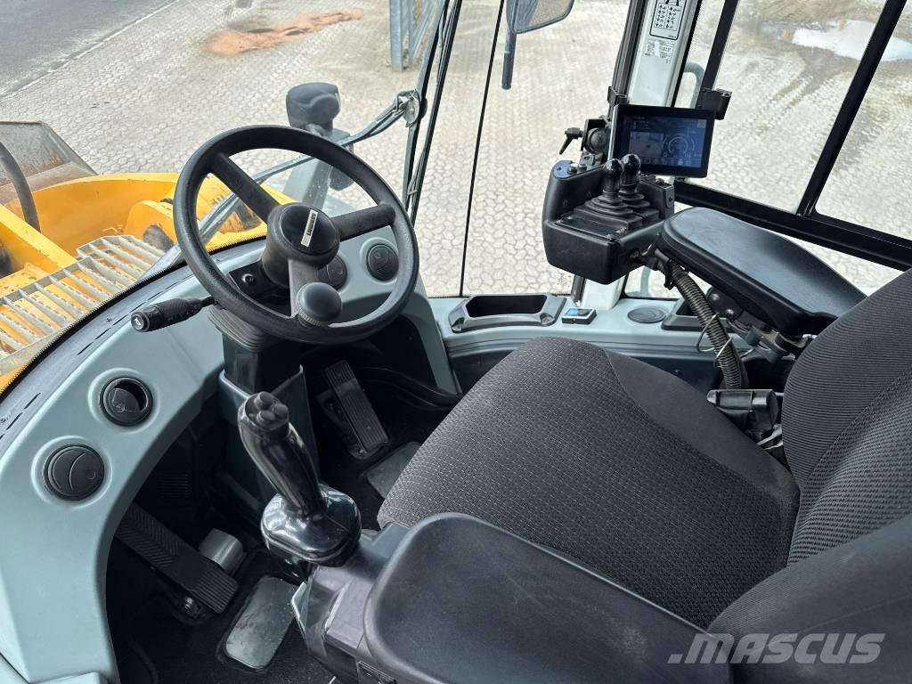 Liebherr L586 Колесни товарачи