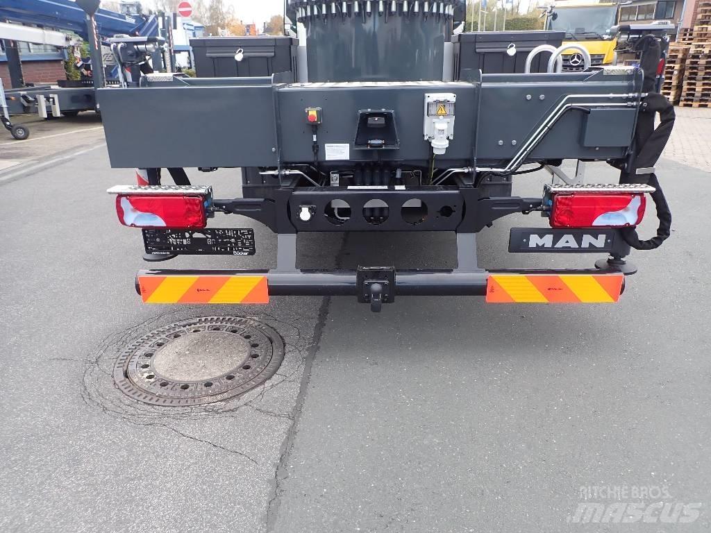 Böcker AK 37 Кранове за тежък терен