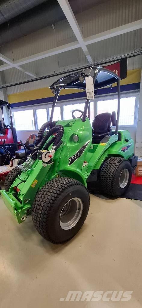 Avant 528 Многофункционални товарачи