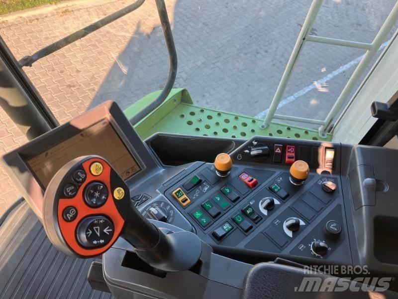 CLAAS LEXION 600 Комбайни