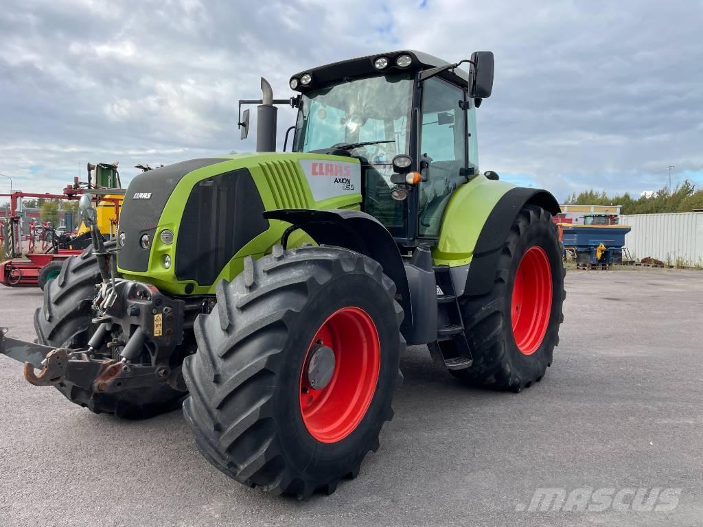 CLAAS Axion 850 Трактори