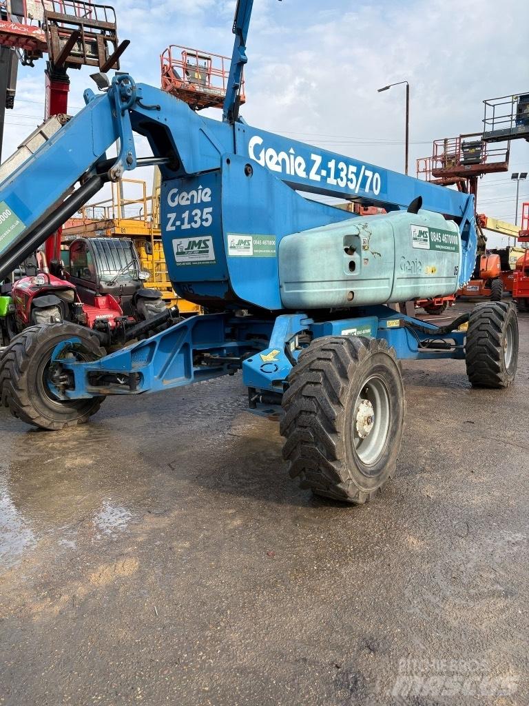 Genie Z 135/70 Съчленени стрелови подемници