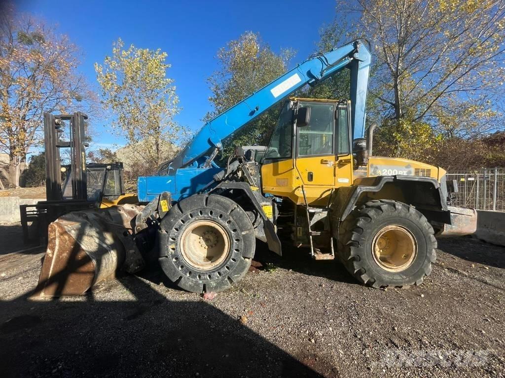Komatsu WA 200 PT-5 Колесни товарачи