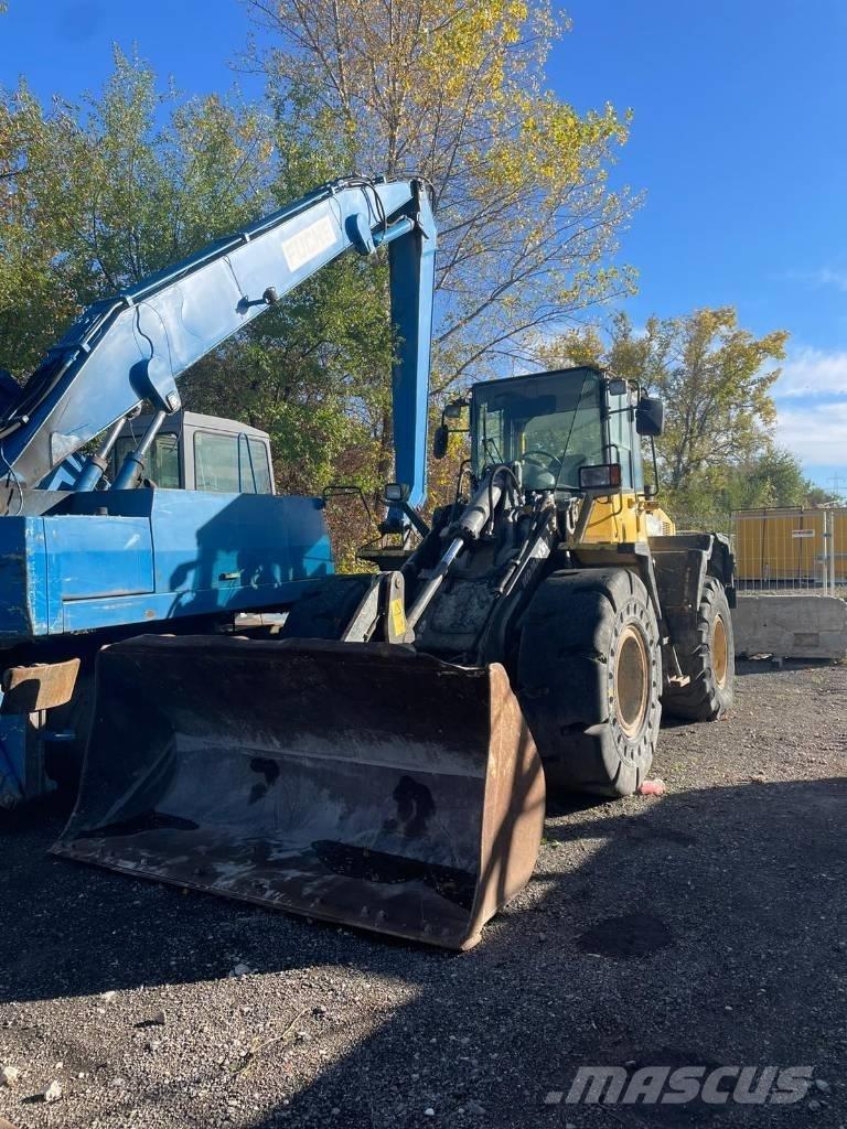 Komatsu WA 200 PT-5 Колесни товарачи
