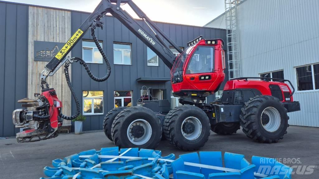 Komatsu 951 Харвестери