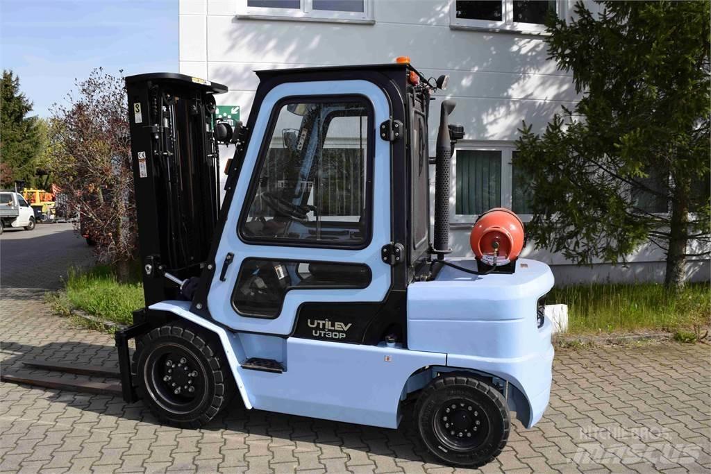 Utilev UT 30 Камиони с АГУ