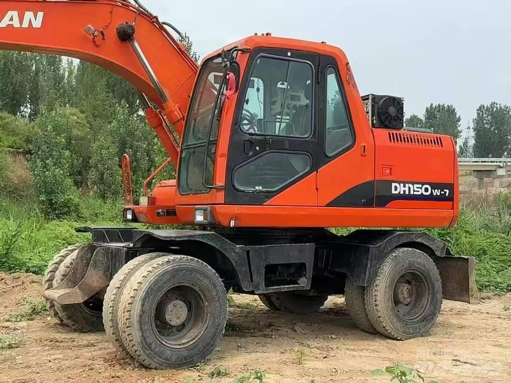Doosan 150 W-7 Колесни екскаватори