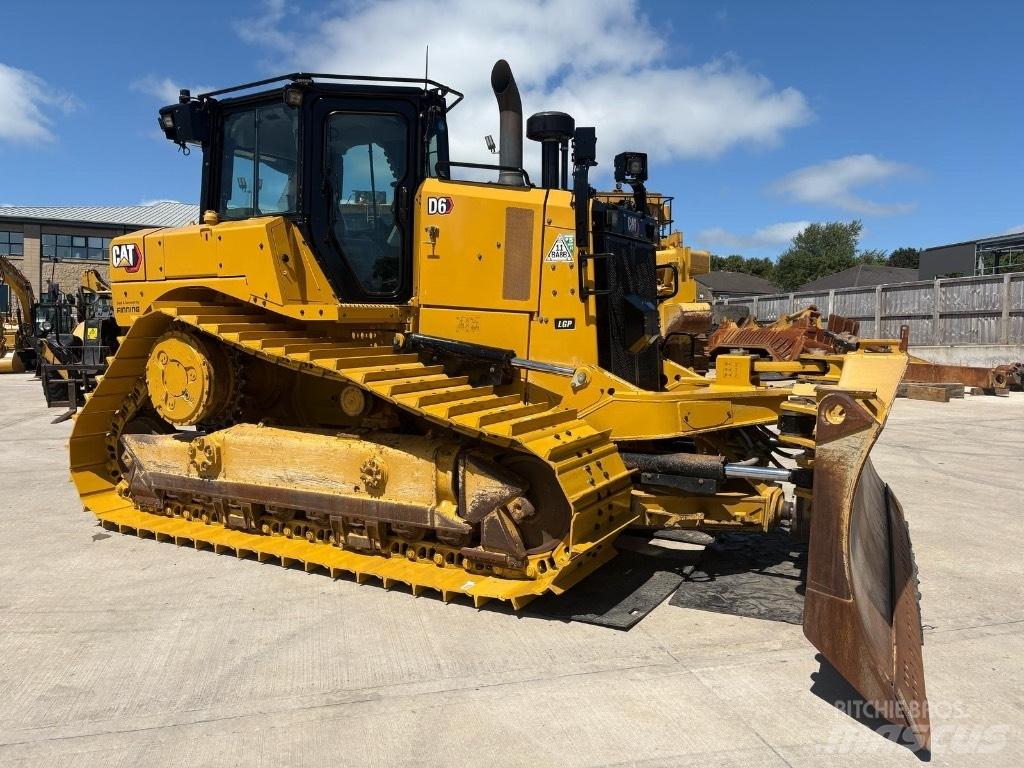 CAT D 6 LGP Верижни булдозери
