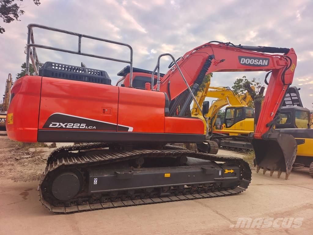 Doosan DX 225 LCA Верижен екскаватор