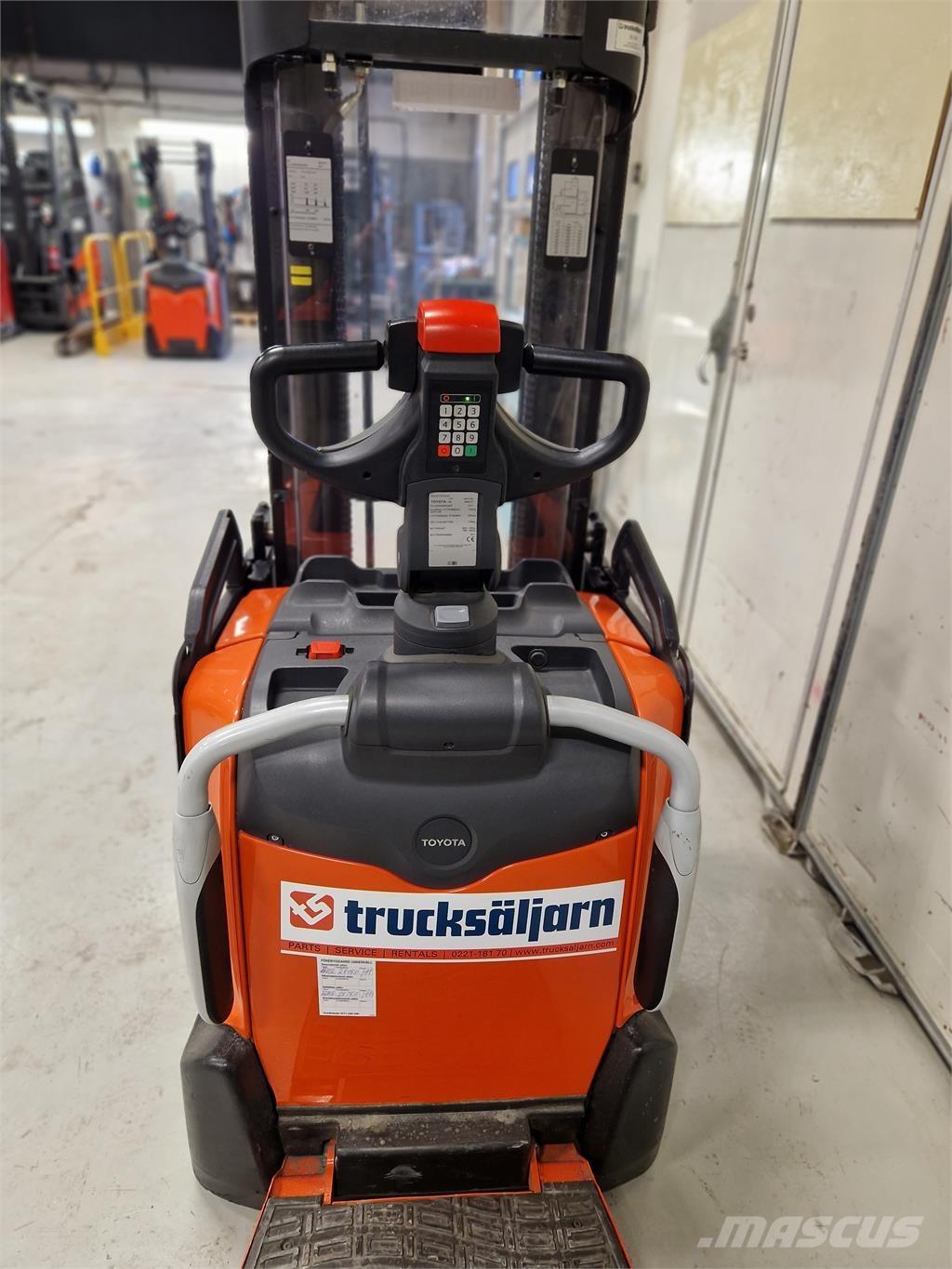 Toyota SPE120L Самоходни товарачи