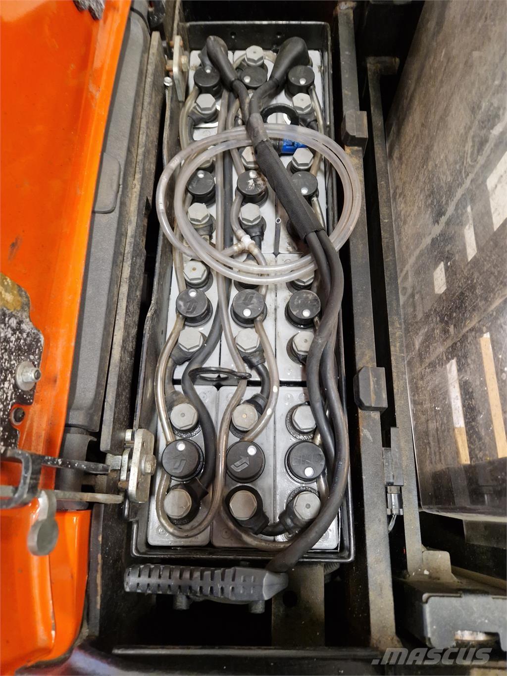 Toyota SPE120L Самоходни товарачи