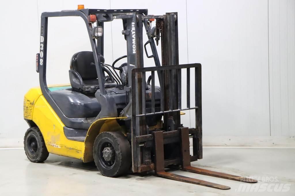 Komatsu FD25T-16 Дизелови камиони