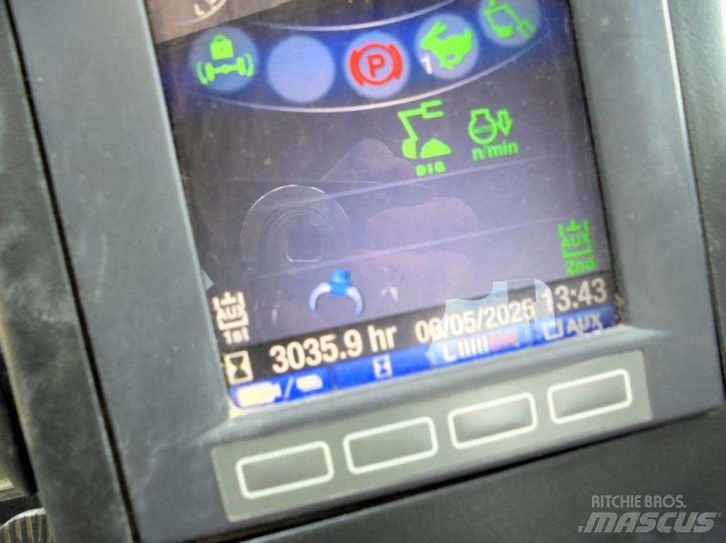 Takeuchi TB 295 W-2 Колесни екскаватори