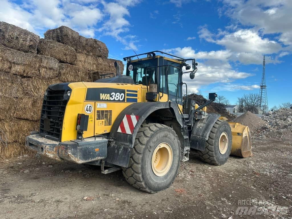 Komatsu WA380-8 Колесни товарачи