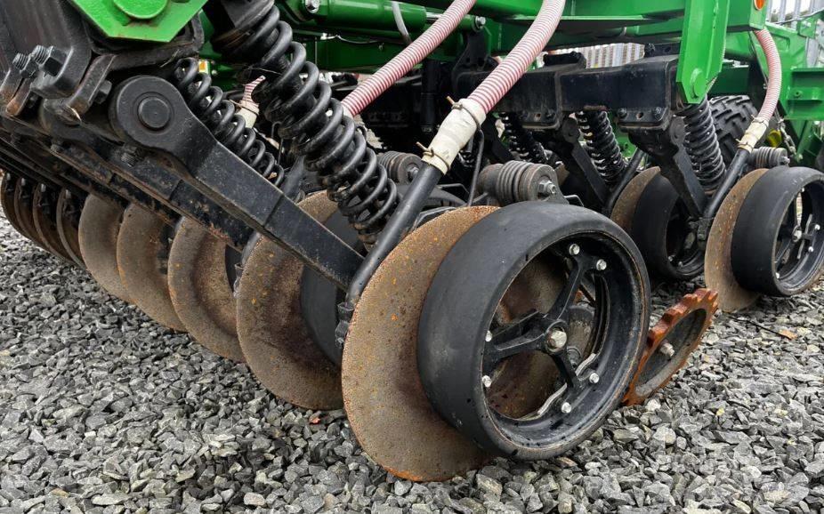 John Deere 750 A Редосеялки