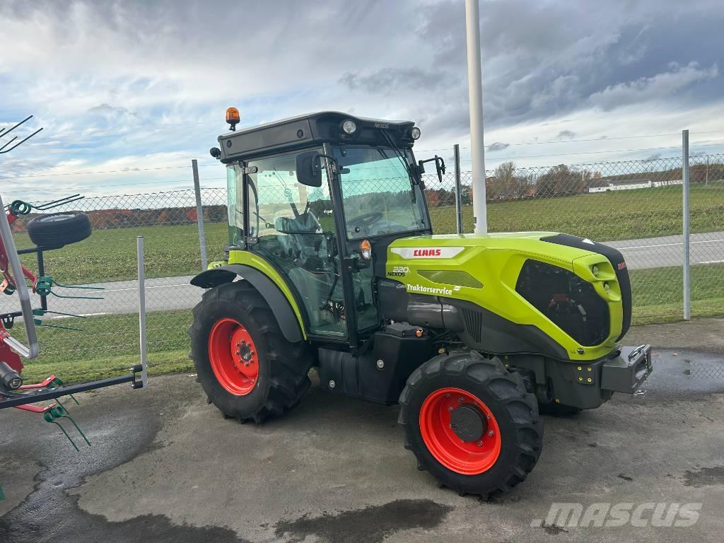 CLAAS Nexos 220 Трактори