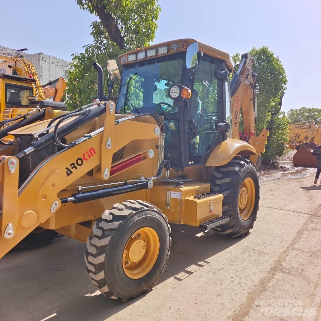 CAT 420F Товарач със заден ексватор