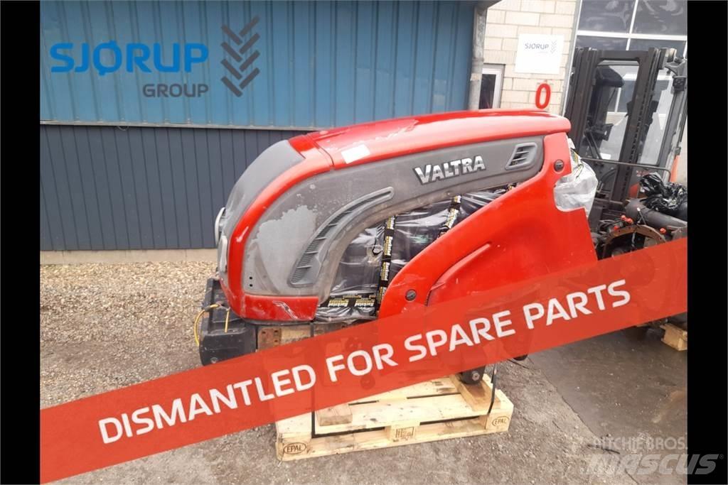 Valtra N142 Трактори