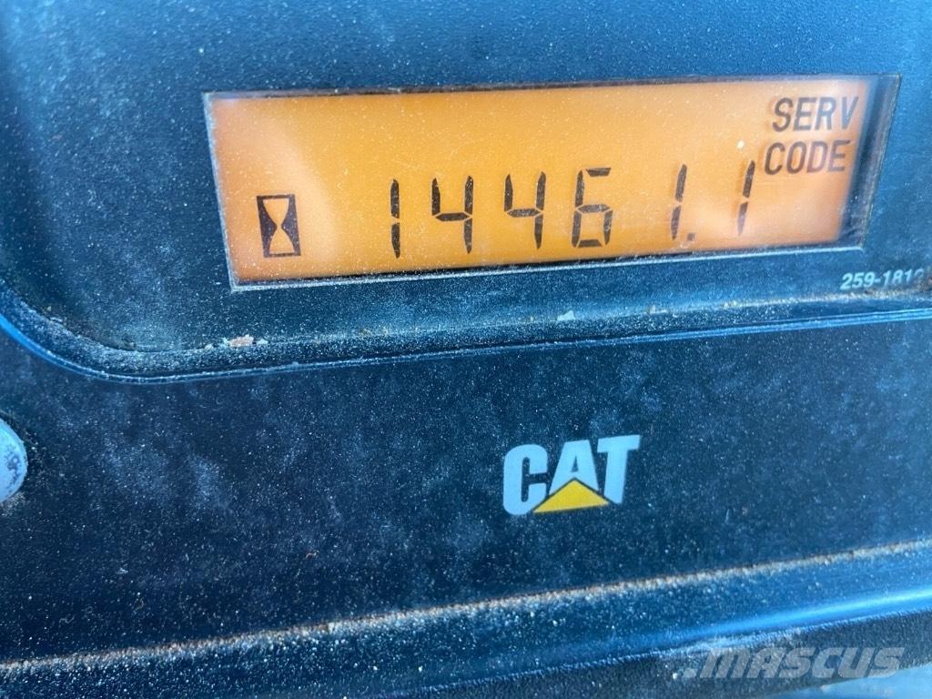 CAT D 6 T LGP Верижни булдозери
