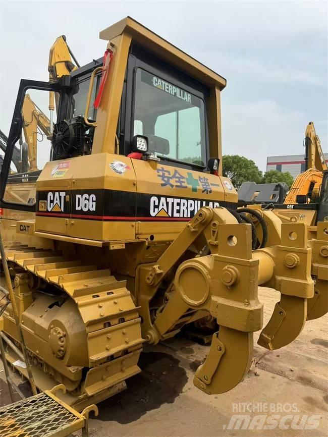 CAT D 6 G Верижни булдозери
