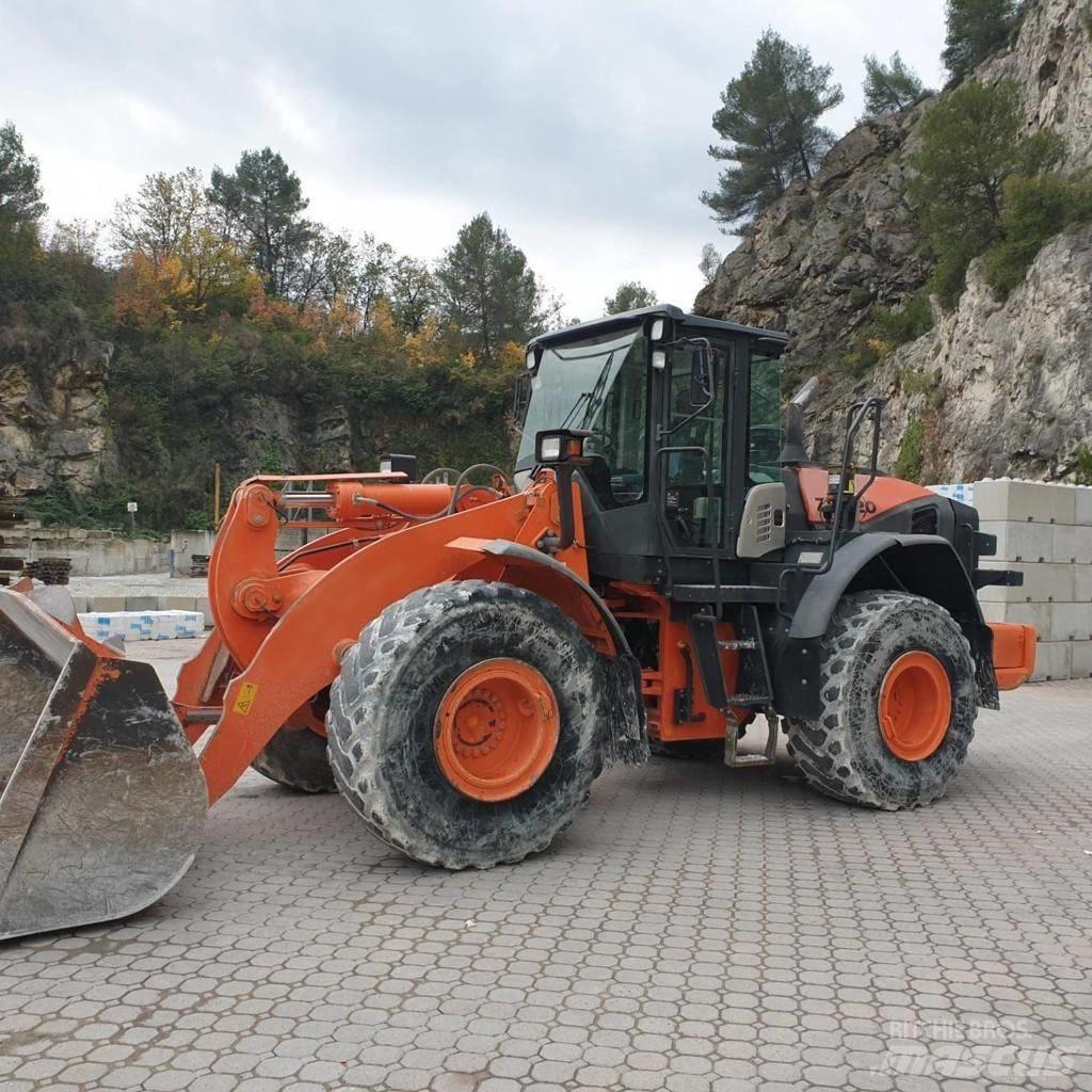 Hitachi ZW 220-5 Колесни товарачи