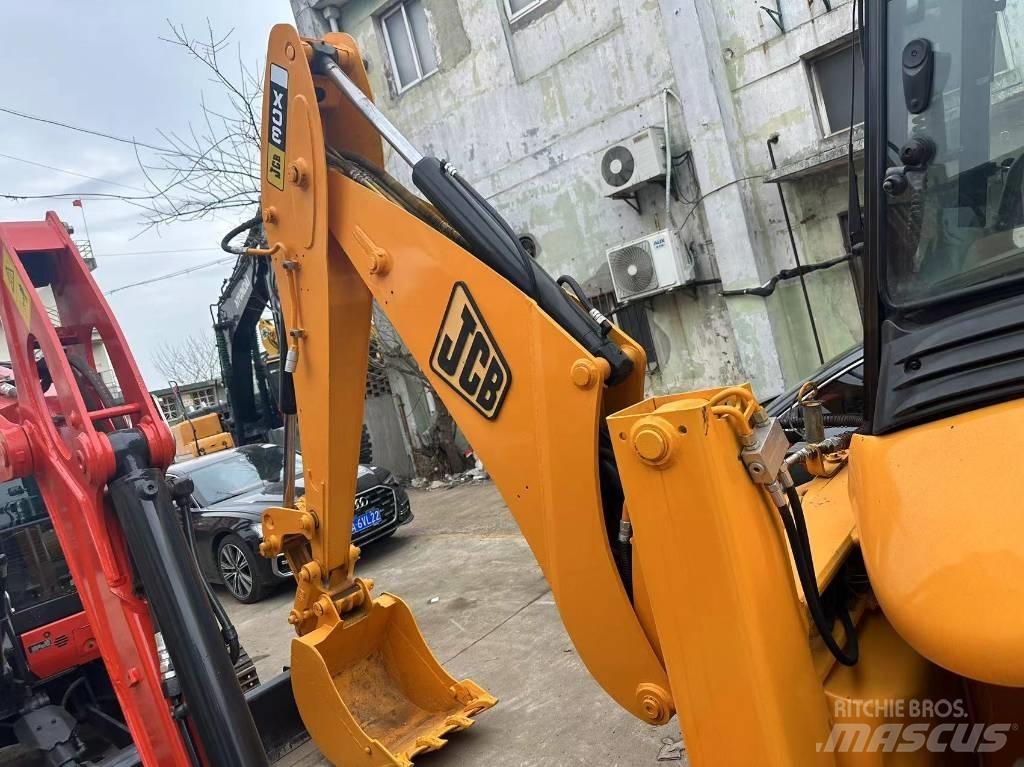 JCB 3 CX Товарач със заден ексватор