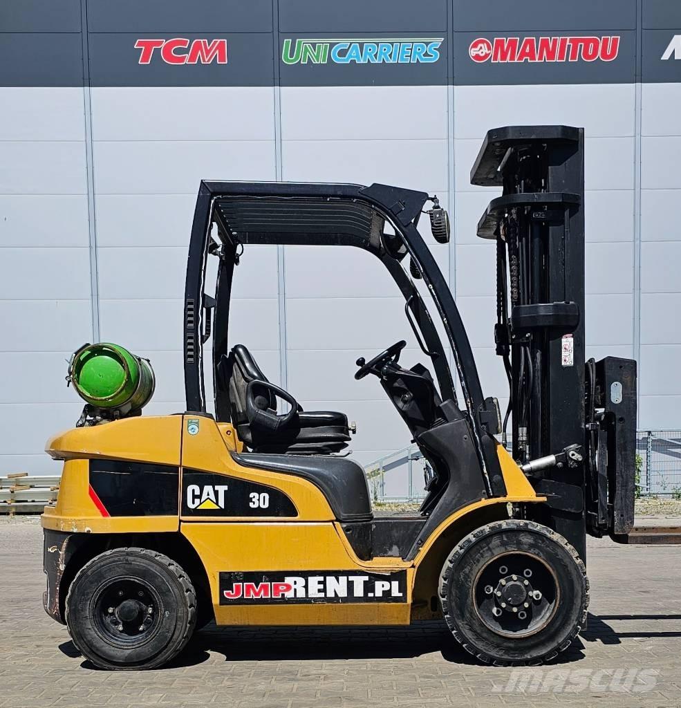 CAT GP 30 N Камиони с АГУ