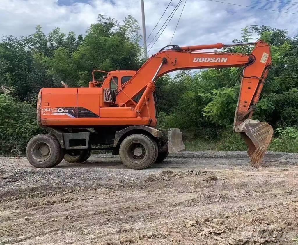 Doosan 150 W-7 Колесни екскаватори