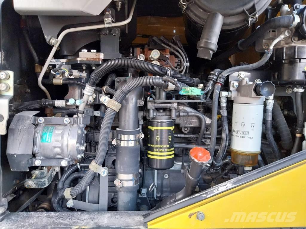 Komatsu WA270-7 Колесни товарачи