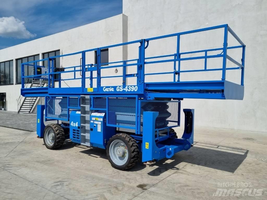 Genie GS 4390        P478 Ножични работни платформи