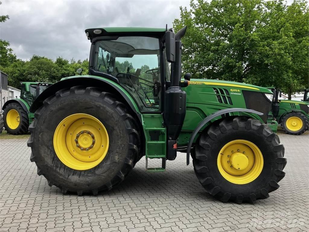 John Deere 6215R Трактори