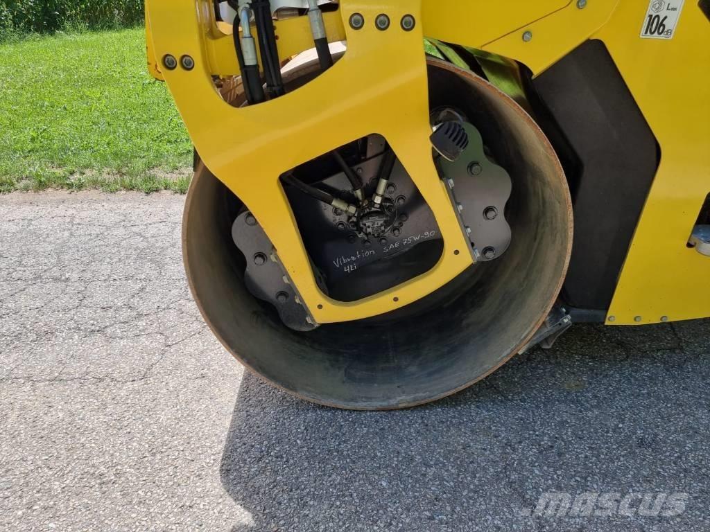 Bomag BW 151 AC-5 Пневматични гумени  ролки
