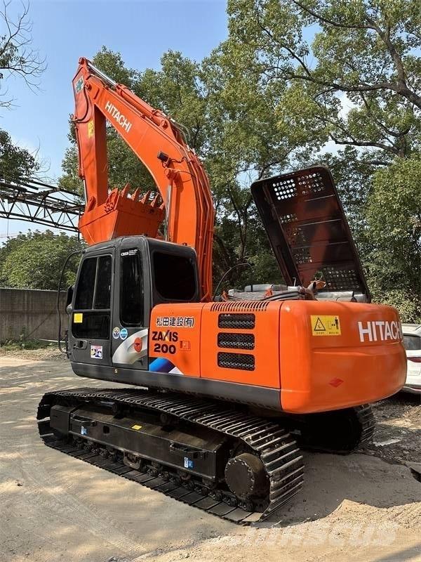Hitachi 200 Колесни екскаватори