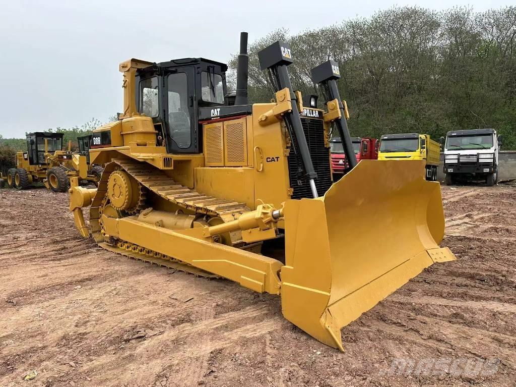CAT D 8 R Верижни булдозери
