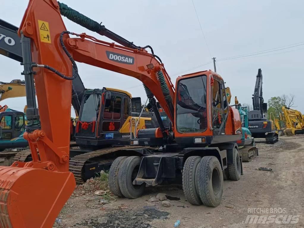 Doosan 150 W Колесни екскаватори