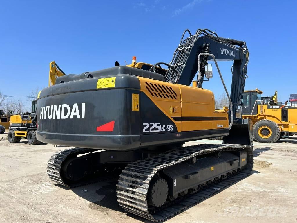 Hyundai 225lc-9s Средни екскаватори 7т - 12т