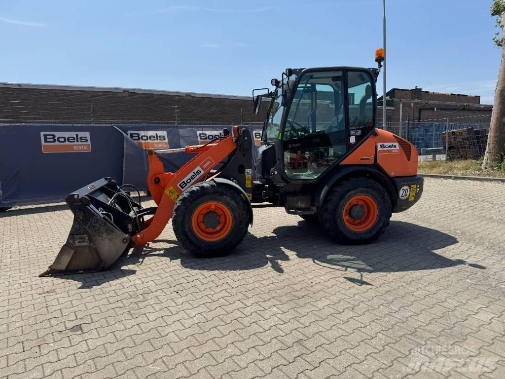 Komatsu WA70-7 Колесни товарачи
