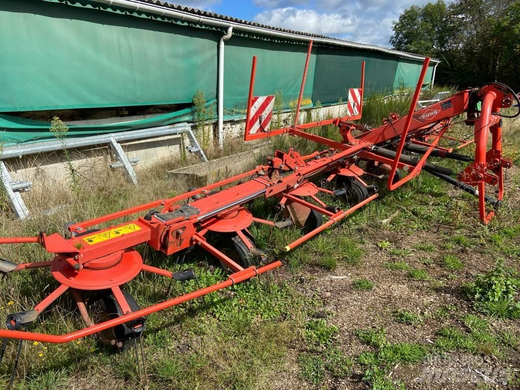 Kuhn GF8702 Гребла и сенообръщачки