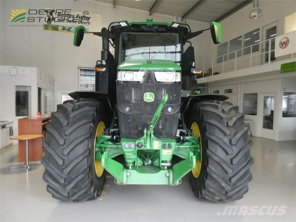 John Deere 7R 330 Трактори