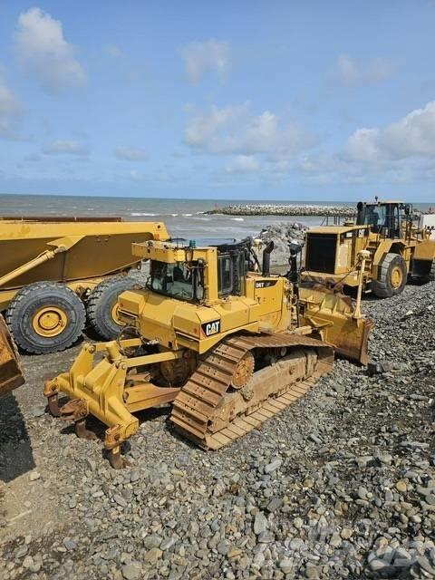 CAT D 6 T LGP Верижни булдозери
