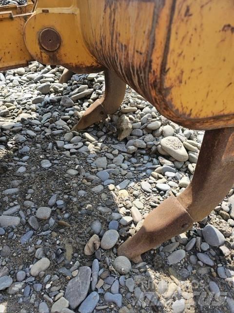 CAT D 6 T LGP Верижни булдозери
