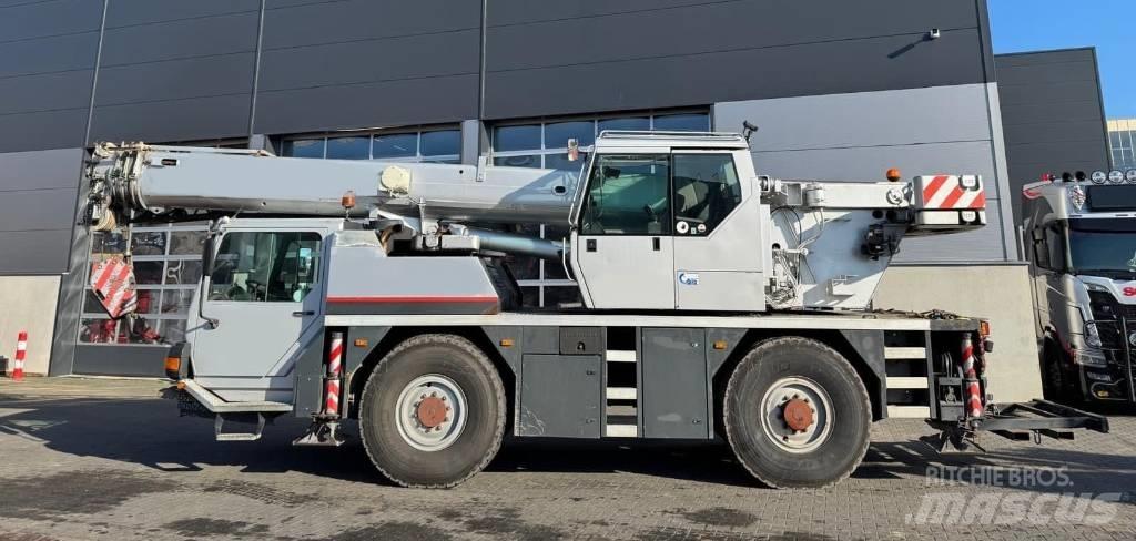 Liebherr LTM 1030-2 Всъдеходни кранове