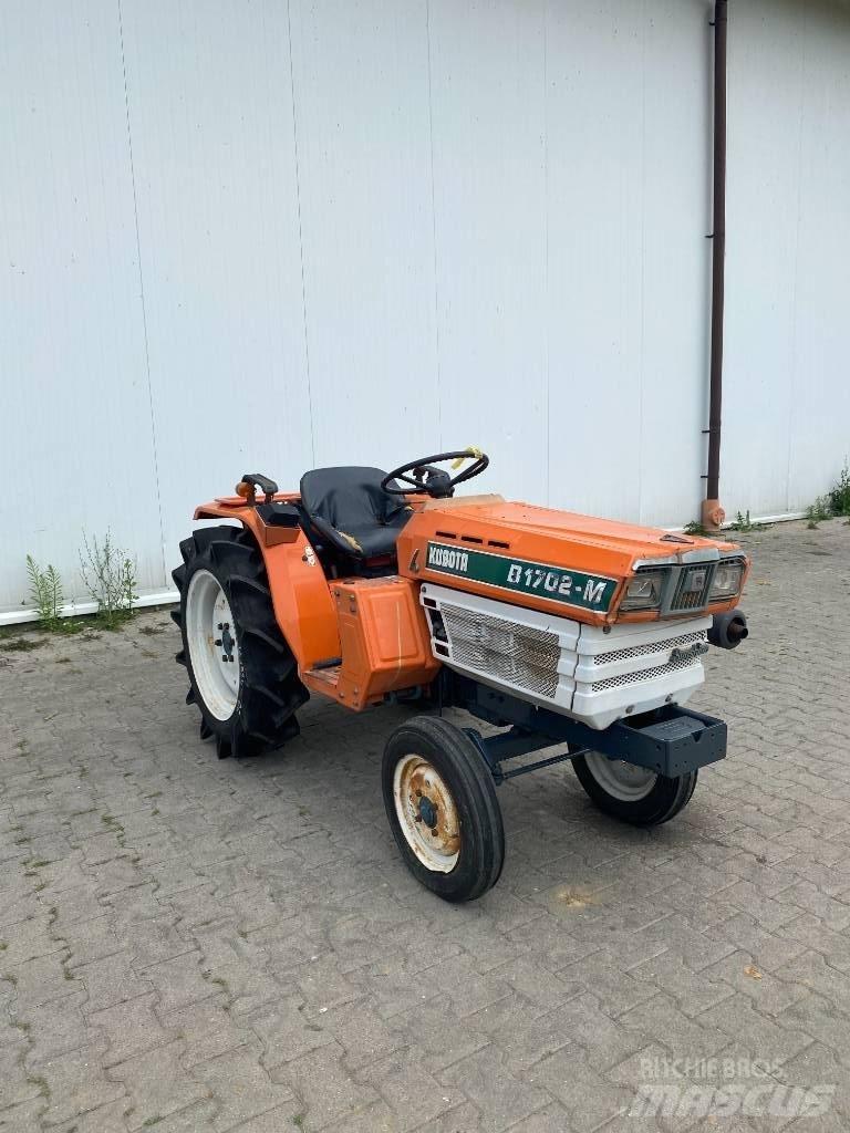 Kubota B1702-M Компактни трактори