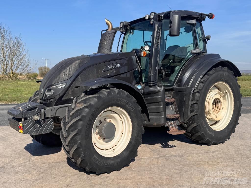Valtra T 174 Трактори