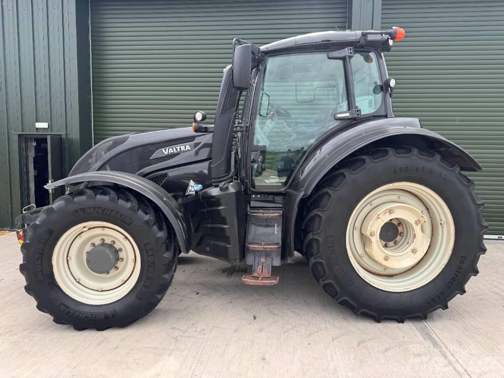 Valtra T 174 Трактори
