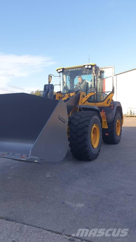 Volvo L 120 H Колесни товарачи