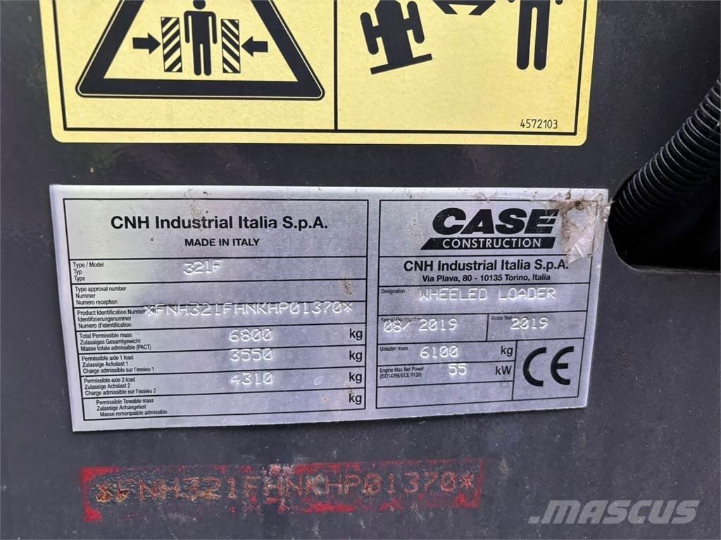 CASE 321f Колесни товарачи