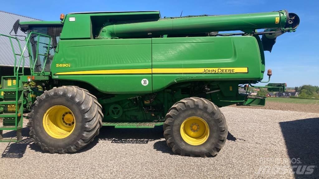 John Deere S690I Комбайни