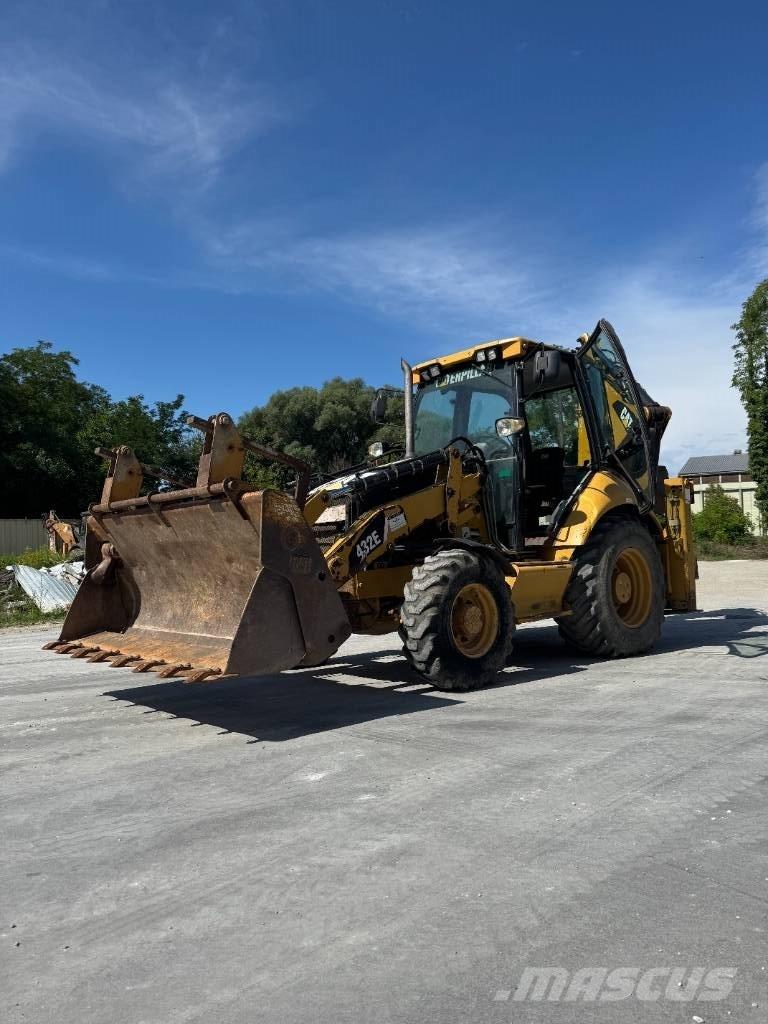 CAT 432 E Товарач със заден ексватор